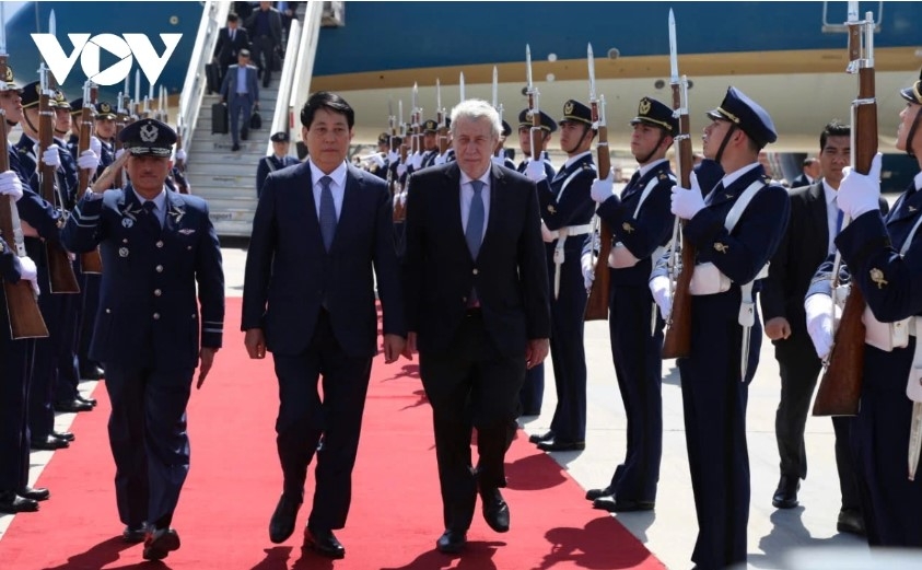 Vietnamese President begins official visit to Chile